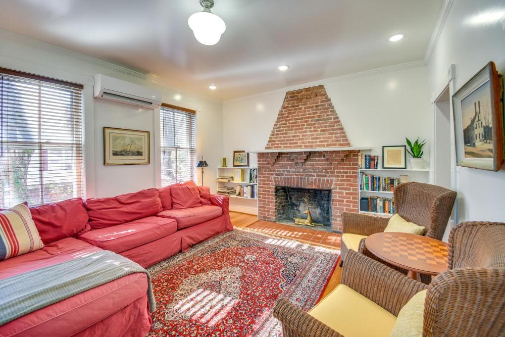 Radiant Gloucester House with Private Porch!